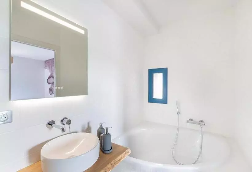 Majatalo Chez Romain