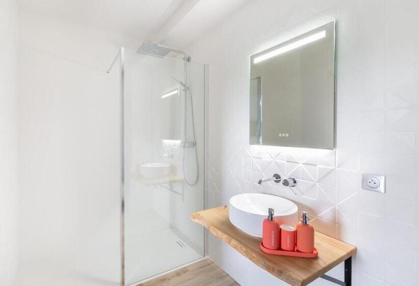 پانسیون Chez Romain