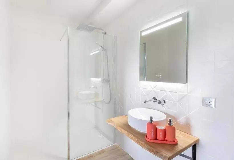 Majatalo Chez Romain