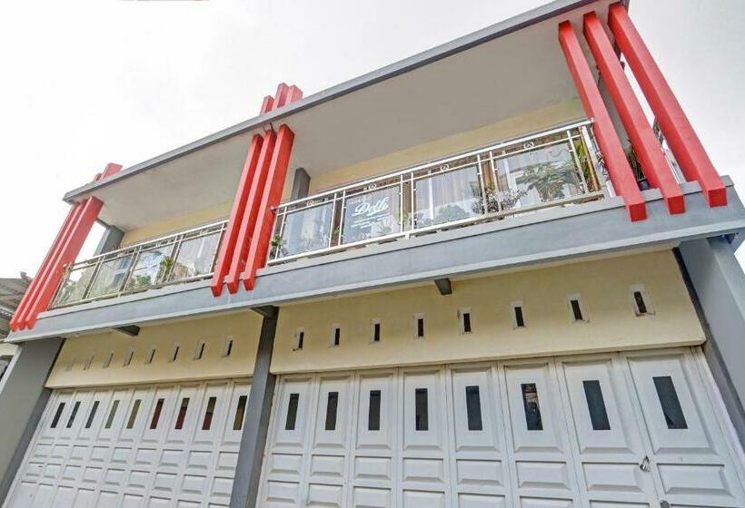 Hotel Spot On 90698 Delfi Homestay Syariah
