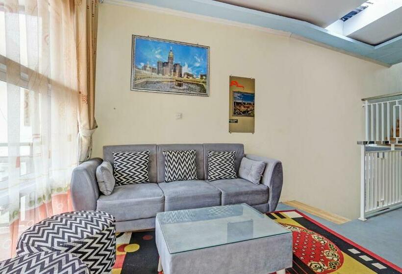 Hotel Spot On 90698 Delfi Homestay Syariah