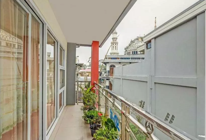ホテル Spot On 90698 Delfi Homestay Syariah