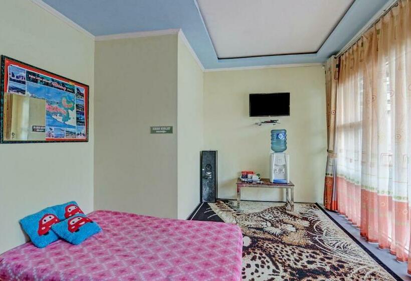 Hotel Spot On 90698 Delfi Homestay Syariah