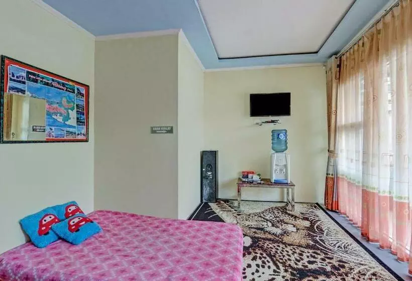 ホテル Spot On 90698 Delfi Homestay Syariah