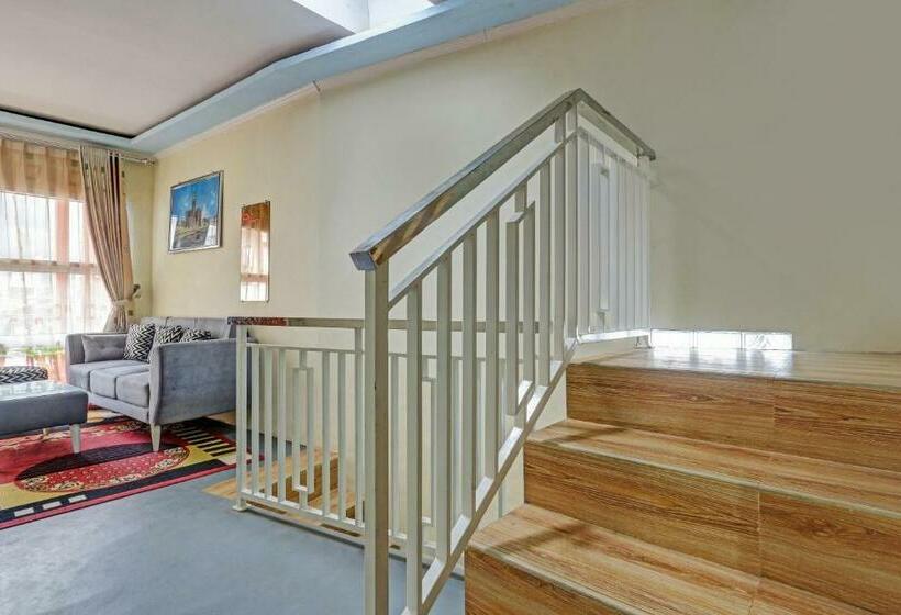 Hotel Spot On 90698 Delfi Homestay Syariah