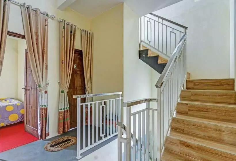 ホテル Spot On 90698 Delfi Homestay Syariah