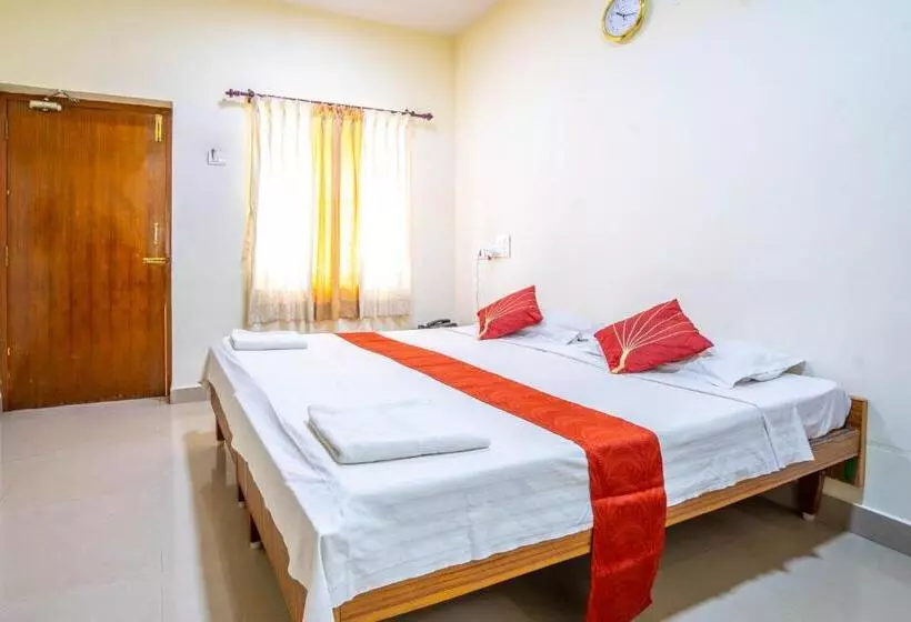 Hotelli Tamilnadu   Thirukadaiyur