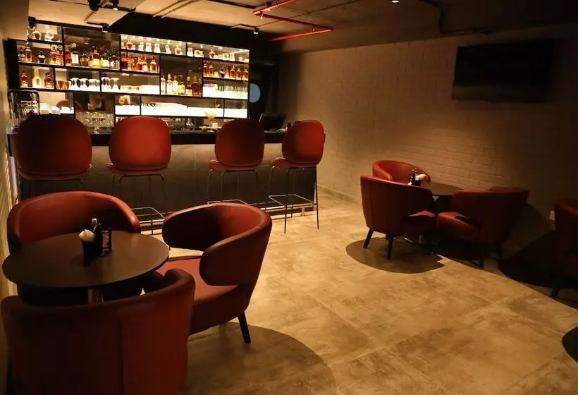 هتل Zone Connect By The Park Coimbatore