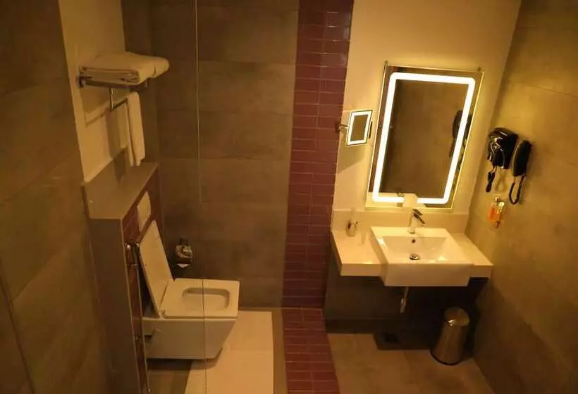 هتل Zone Connect By The Park Coimbatore