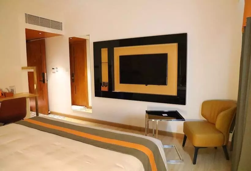 هتل Zone Connect By The Park Coimbatore