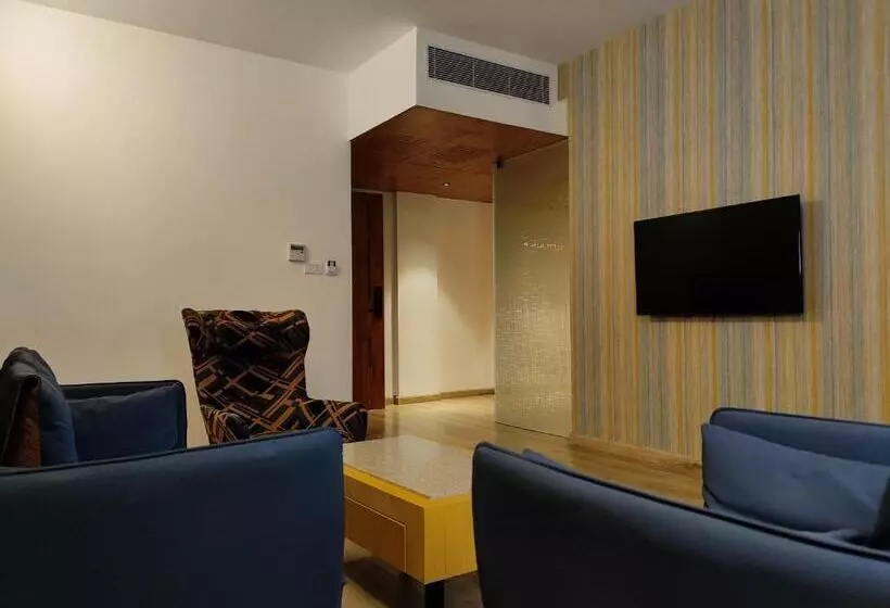 هتل Zone Connect By The Park Coimbatore