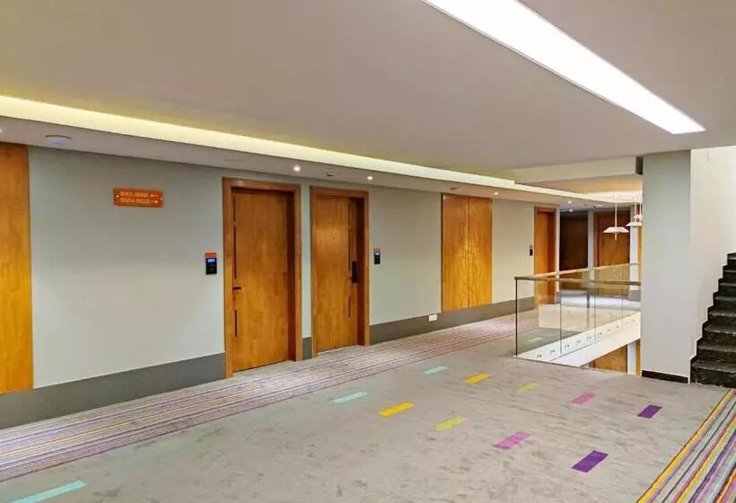 هتل Zone Connect By The Park Coimbatore