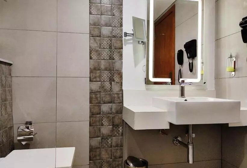 هتل Zone Connect By The Park Coimbatore