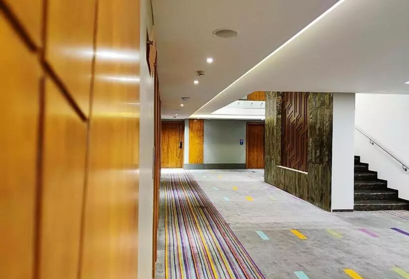 هتل Zone Connect By The Park Coimbatore