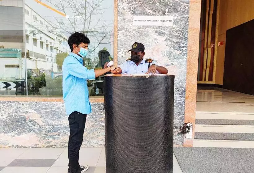 هتل Zone Connect By The Park Coimbatore