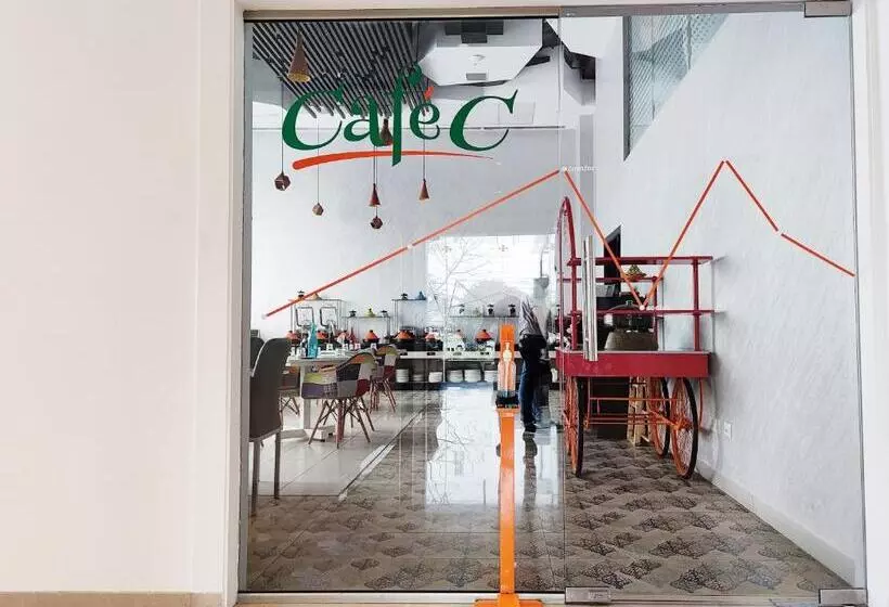 هتل Zone Connect By The Park Coimbatore