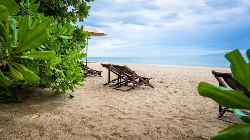 Baan Klang Aow Beach Resort