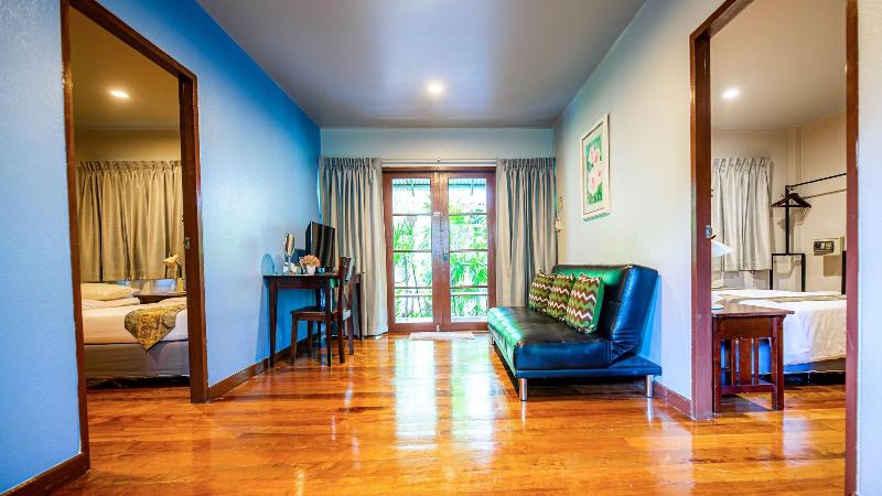 Baan Klang Aow Beach Resort