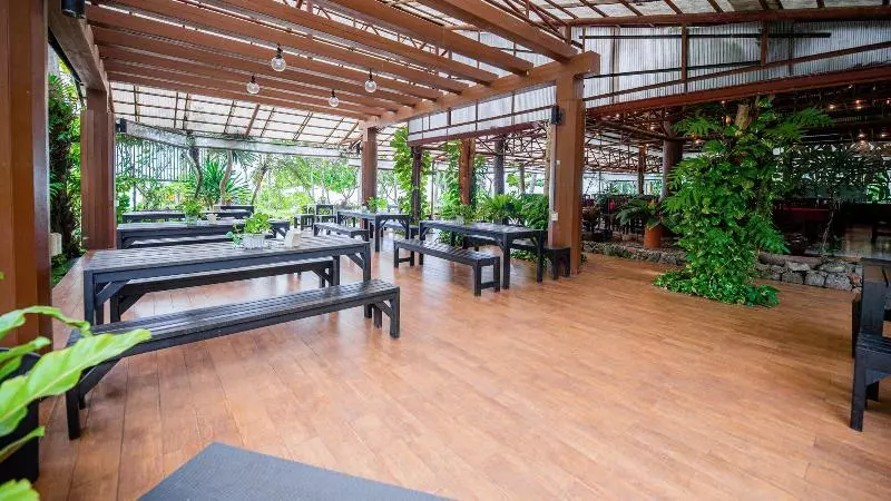 Baan Klang Aow Beach Resort