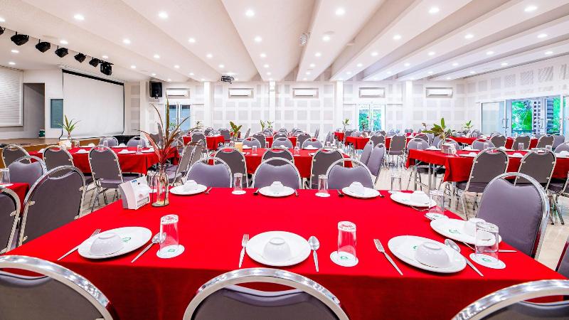 Baan Klang Aow Beach Resort