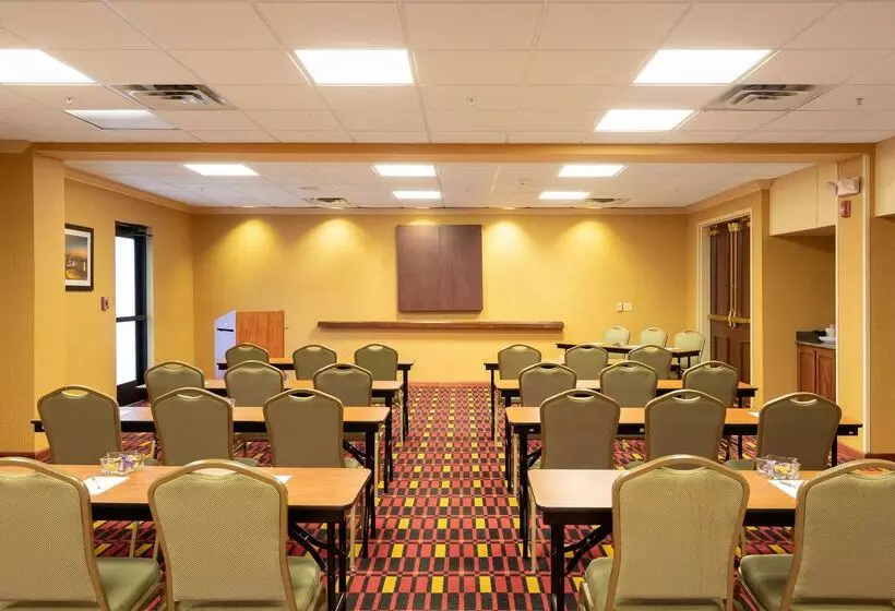 בית מלון כפרי Hampton Inn & Suites Baton Rouge I10 East