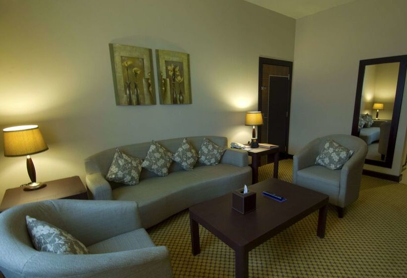 Отель Hilton Garden Inn Riyadh Olaya