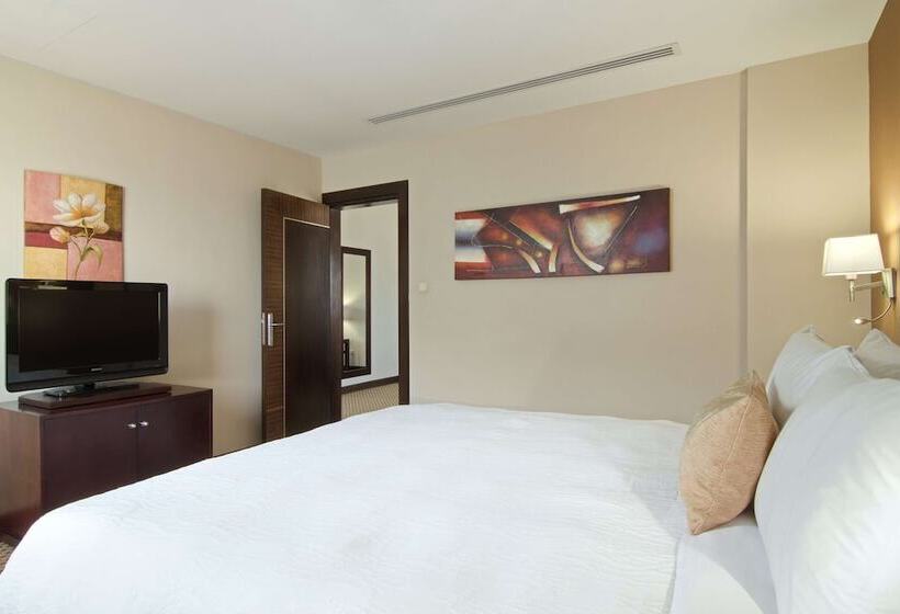 Отель Hilton Garden Inn Riyadh Olaya