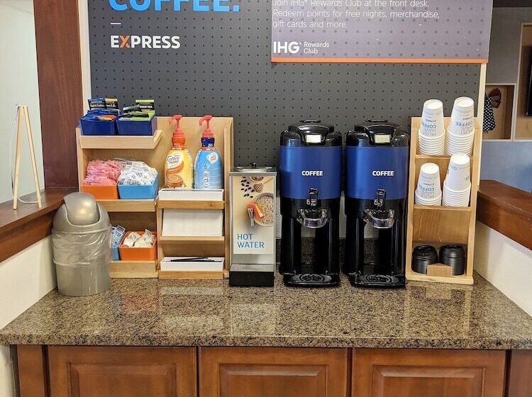 Hotel Holiday Inn Express Cedar Rapids Collins Road, An Ihg