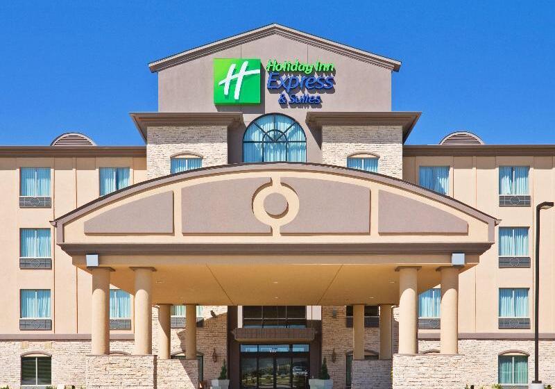 בית מלון כפרי Holiday Inn Express & Suites Dallas East   Fair Park, An Ihg
