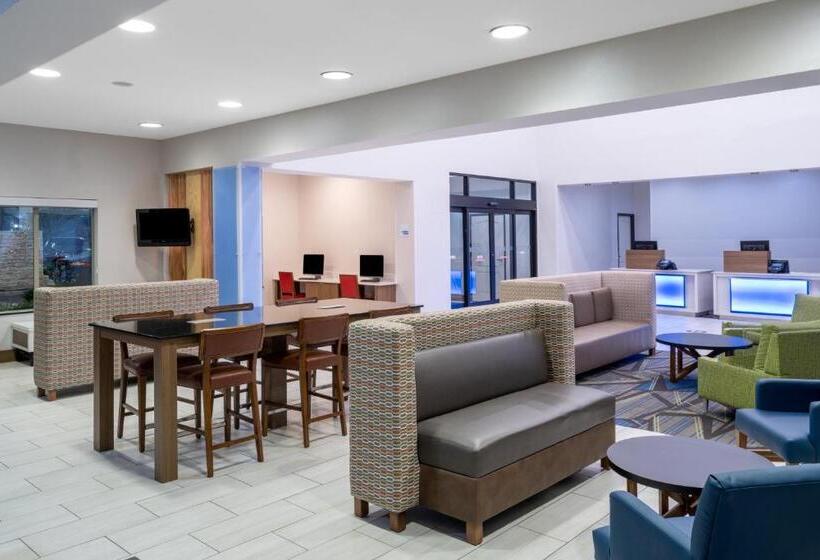 בית מלון כפרי Holiday Inn Express & Suites Dallas East   Fair Park, An Ihg