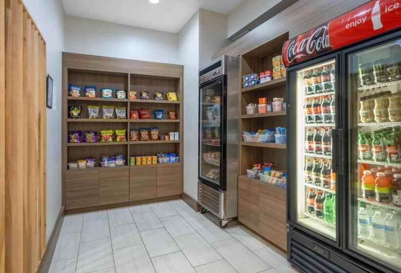 בית מלון כפרי Holiday Inn Express & Suites Dallas East   Fair Park, An Ihg