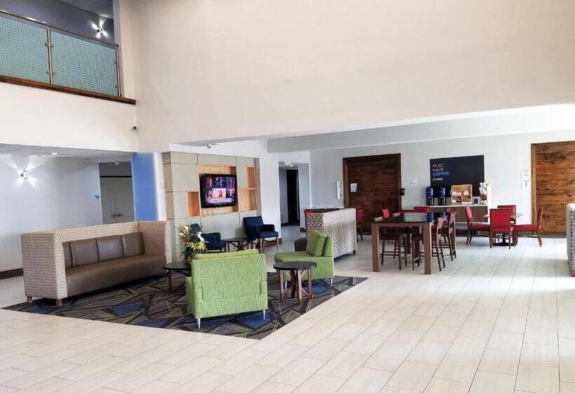 בית מלון כפרי Holiday Inn Express & Suites Dallas East   Fair Park, An Ihg