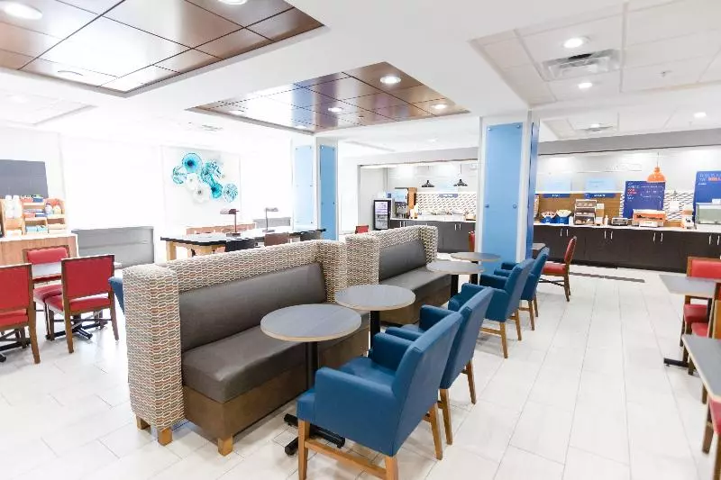 בית מלון כפרי Holiday Inn Express & Suites Knoxville Farragut, An Ihg