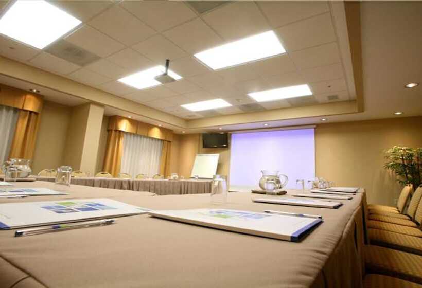 فندق Holiday Inn Express & Suites Monterrey Aeropuerto, An Ihg