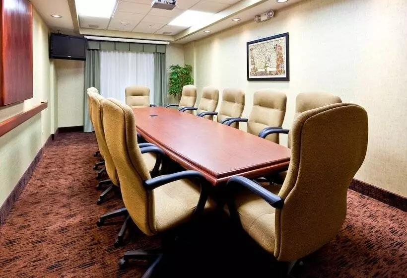 فندق Holiday Inn Express & Suites Monterrey Aeropuerto, An Ihg