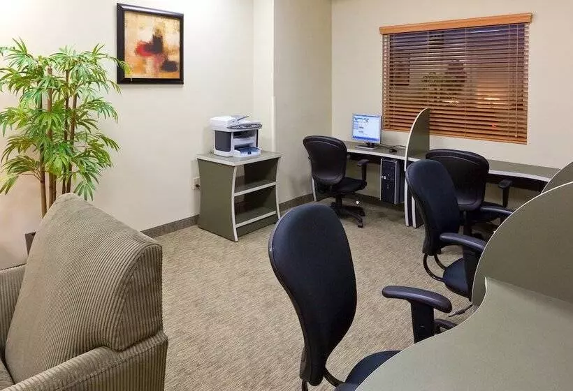 فندق Holiday Inn Express & Suites Monterrey Aeropuerto, An Ihg