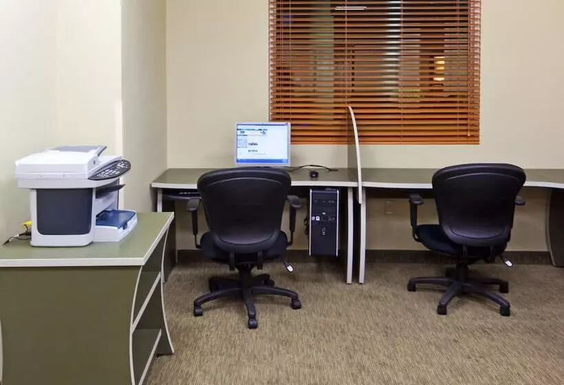 فندق Holiday Inn Express & Suites Monterrey Aeropuerto, An Ihg