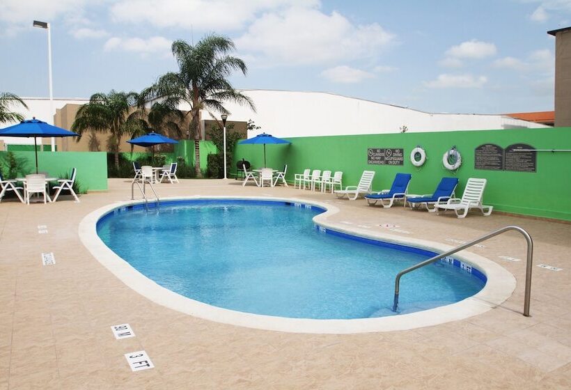 فندق Holiday Inn Express & Suites Monterrey Aeropuerto, An Ihg