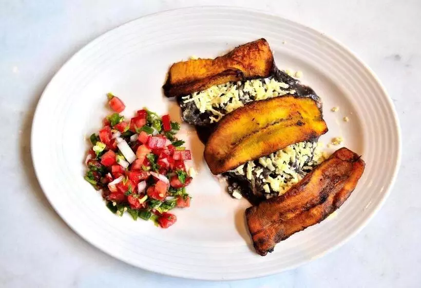 هتل Meson Del Alferez Coatepec