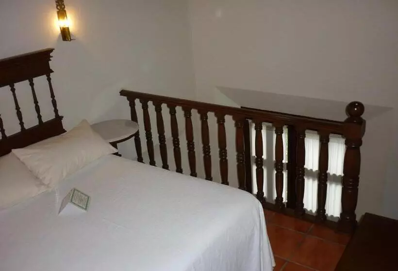 هتل Meson Del Alferez Coatepec