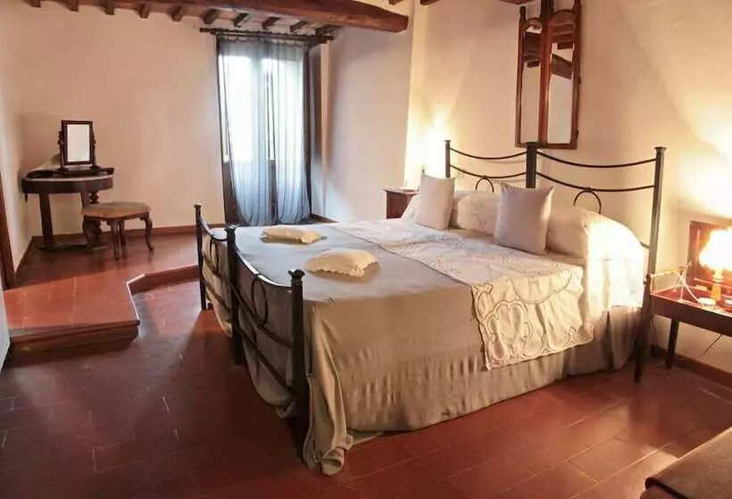 Отель Montelucci Country Resort & Agriturismo Di Charme