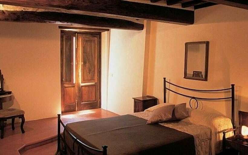 Отель Montelucci Country Resort & Agriturismo Di Charme