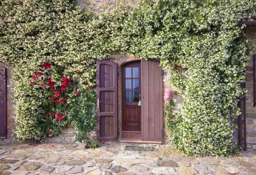 Отель Montelucci Country Resort & Agriturismo Di Charme