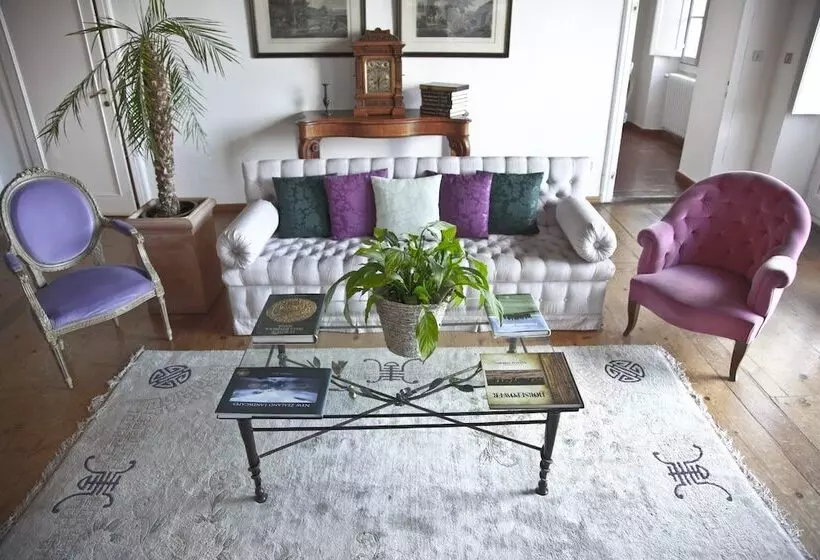 Отель Montelucci Country Resort & Agriturismo Di Charme