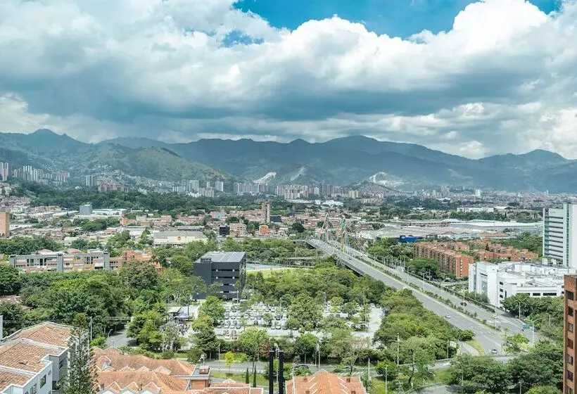 Отель Novelty Suites