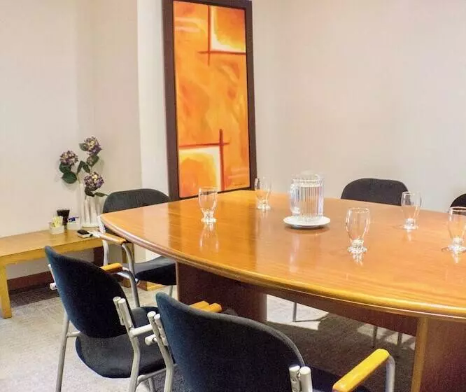 Отель Novelty Suites