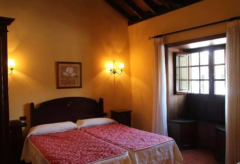 هتل روستایی Rural Finca Sulula