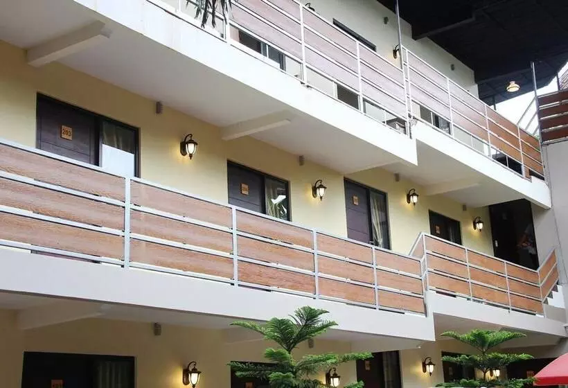 هتل Bamboe Inn 2 Homestay