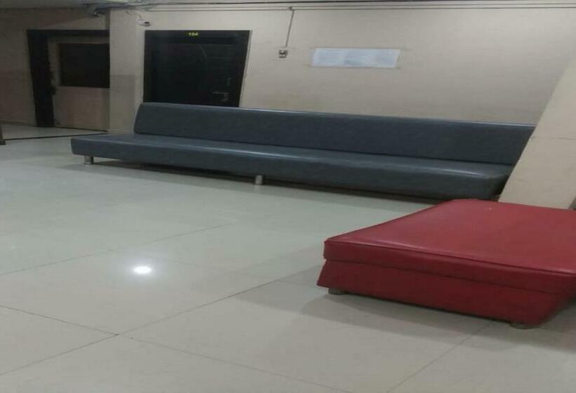 ホテル Pop 83024 Shivrudra Executive