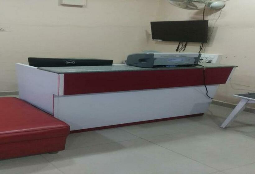 ホテル Pop 83024 Shivrudra Executive